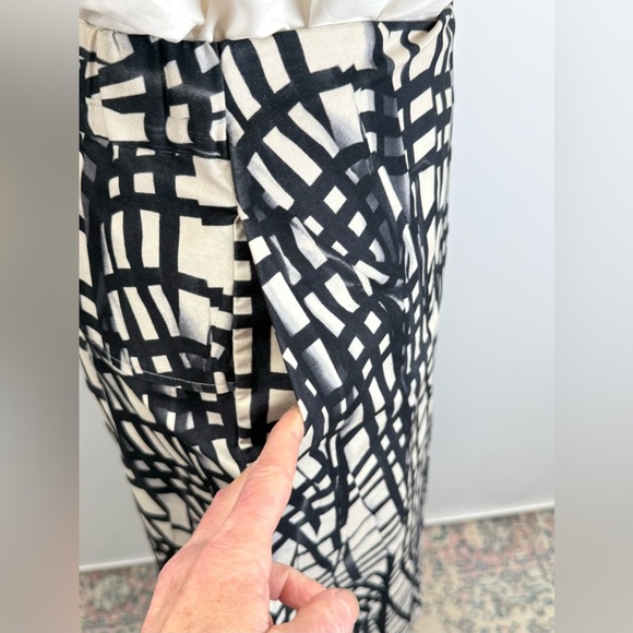 COS Black and white graphic print faux wrap midi skirt size 4 - Picture 8 of 16